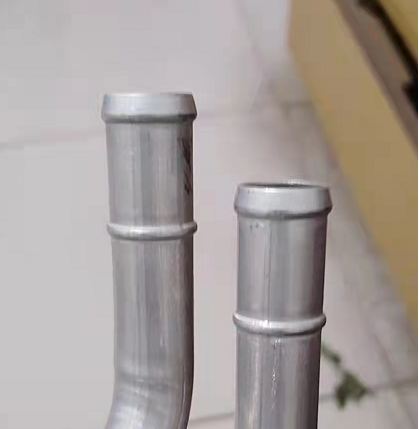 小中心距并排管的自动化密封方案